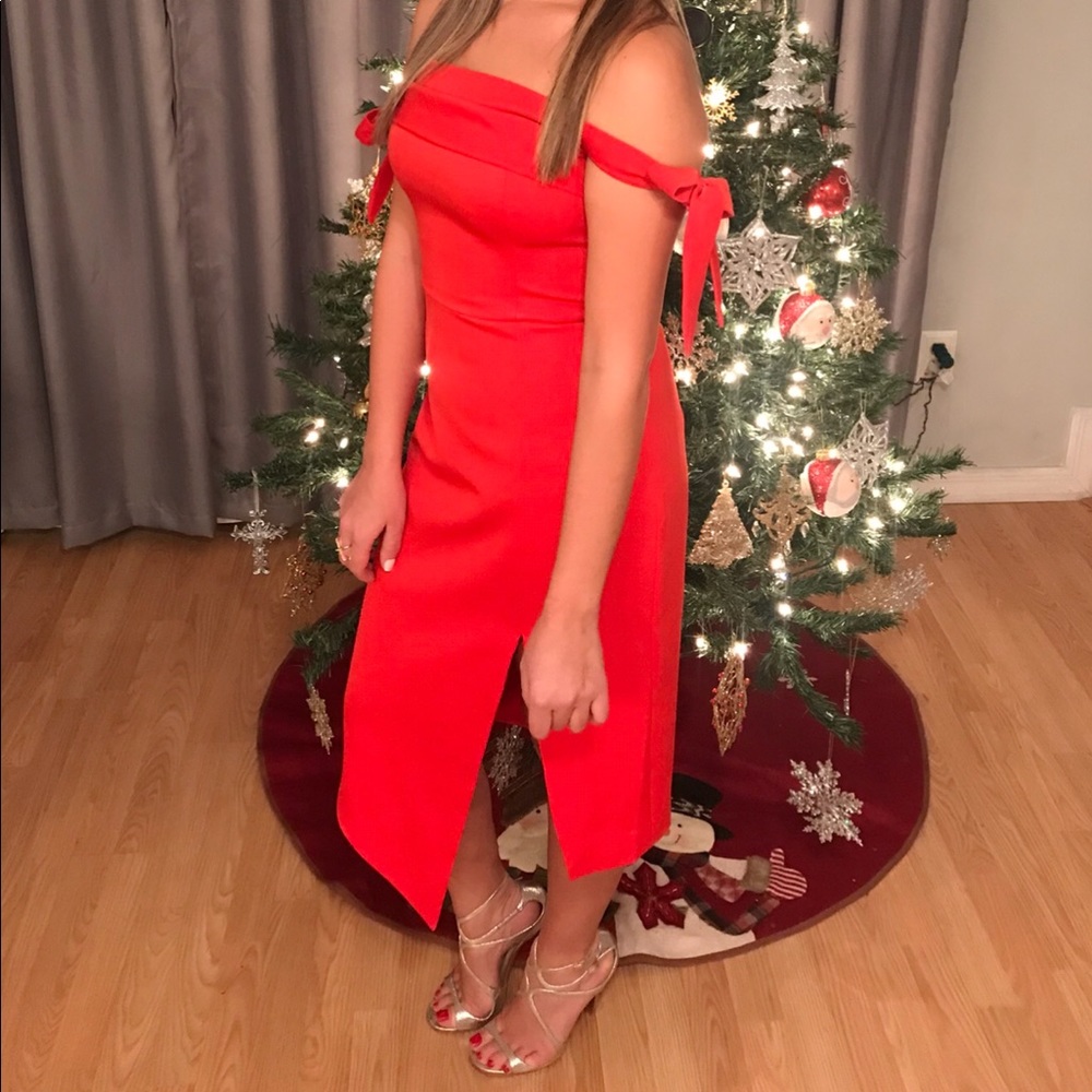 Red off the shoulder dress - Picture 4 of 5